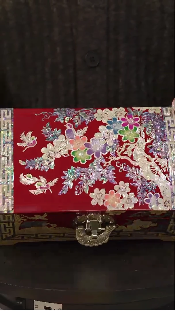 鱼锁满贝底·弘贝雅螺钿漆器文化馆