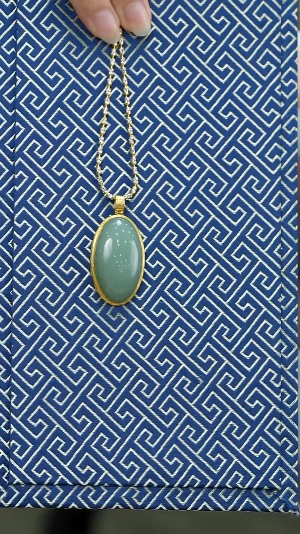 和田玉未镶嵌吊坠(赠链)鸽子蛋吊坠