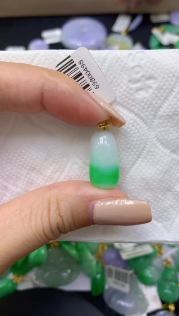 颈饰未镶嵌翡翠天然缅甸翡翠A货