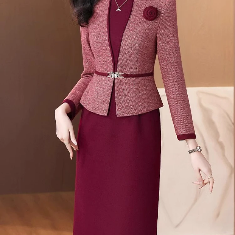 小香风高贵妈妈婚宴裙子2025新款女春秋季修身假两件酒红色连衣裙