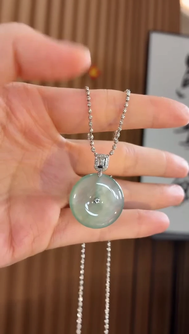 吊坠(不含链)18K金镶嵌翡翠吊坠