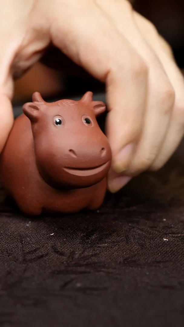 紫砂茶宠紫泥小牛