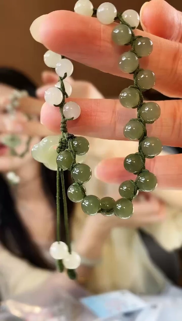 和田玉未镶嵌颈饰渐变手链