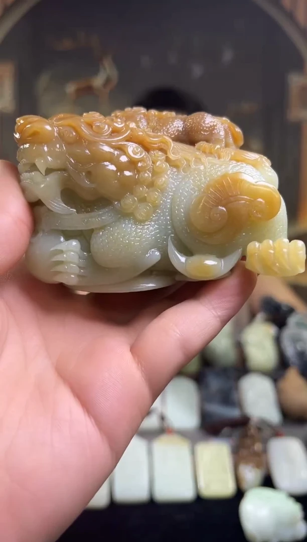 和田玉未镶嵌把件把件