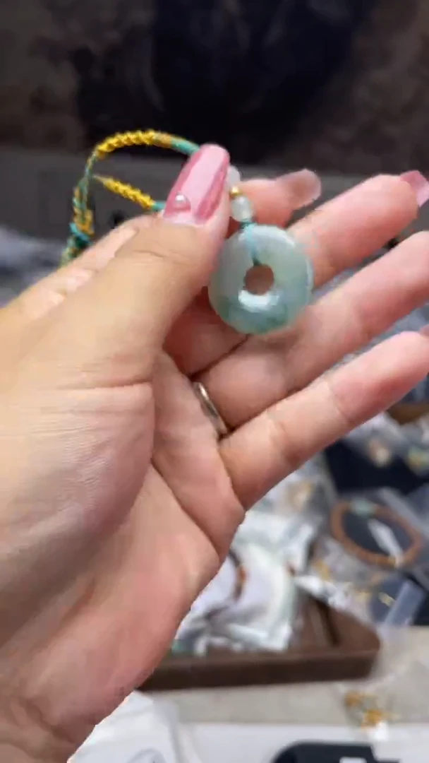 颈饰未镶嵌翡翠项链