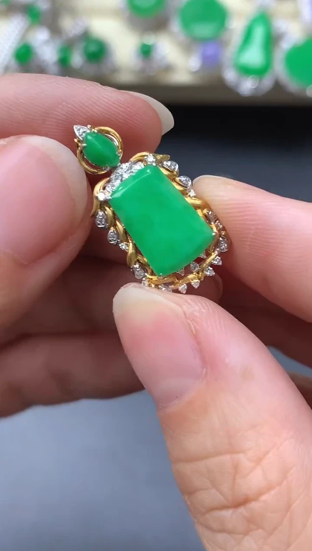 颈饰18K金镶嵌翡翠492-中国好珍宝