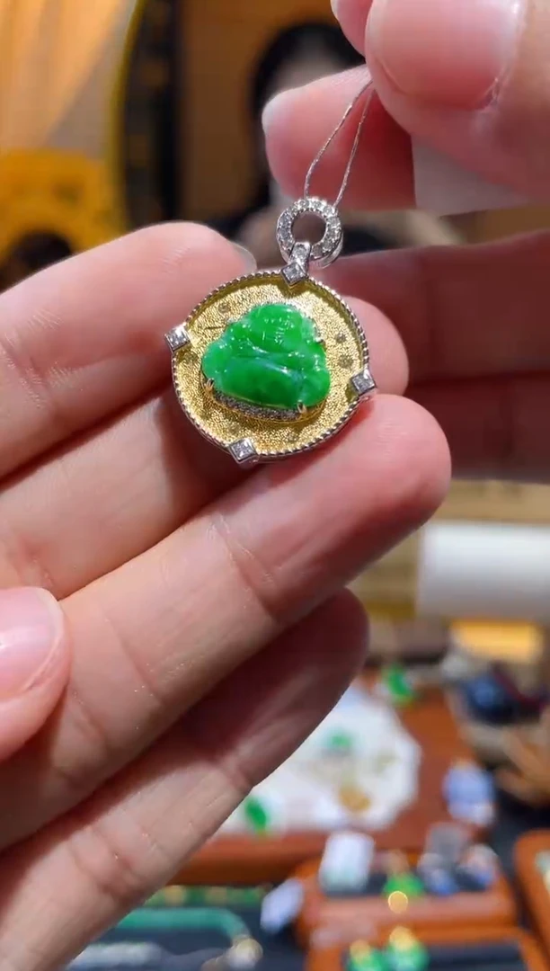 颈饰未镶嵌翡翠佛公