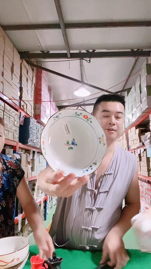 瓷片碗碟好物一件不留@@1