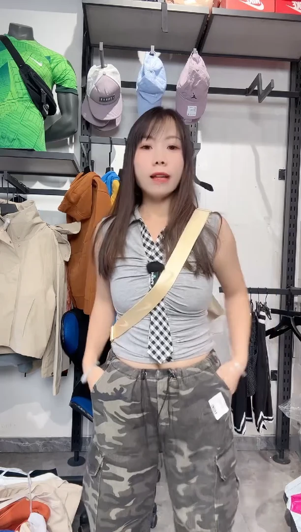 1384 编码 瑕疵款直播间过款为准 尺码
