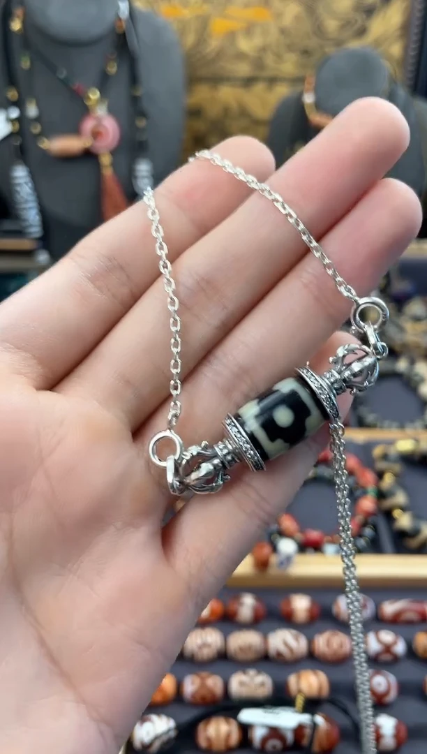 【闪购商品】玛瑙/玉髓颈饰银S925镶嵌高品坛城三眼锁骨链