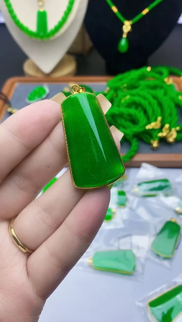 吊坠(不含链)未镶嵌翡翠..