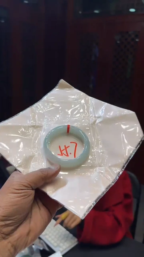 【闪购商品】翡翠手镯未镶嵌手镯