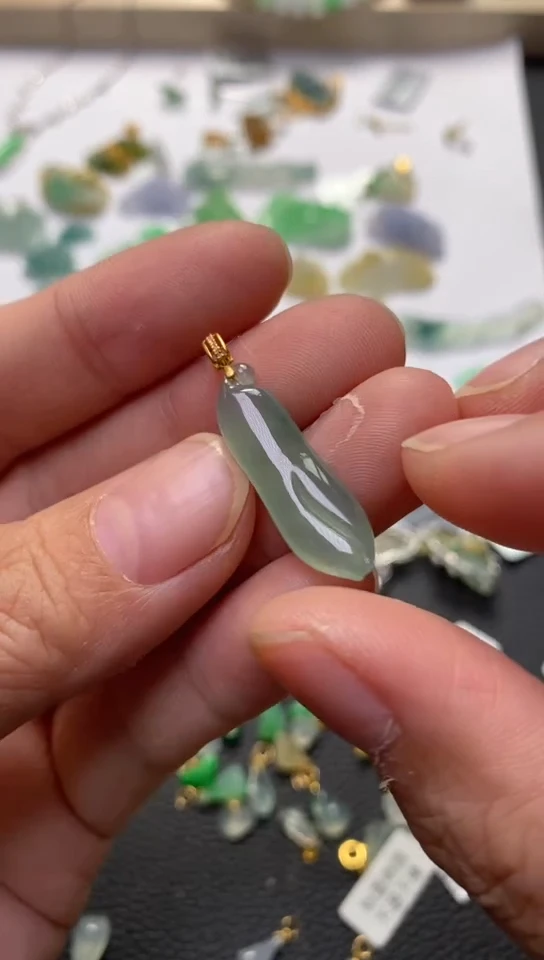 翡翠未镶嵌吊坠(不含链)翡翠净货32608