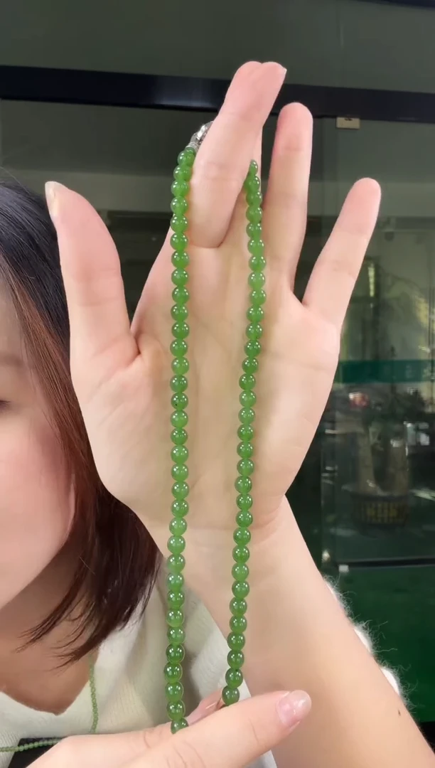 项链未镶嵌和田玉（碧玉）一****️碧玉6mm正阳绿项链