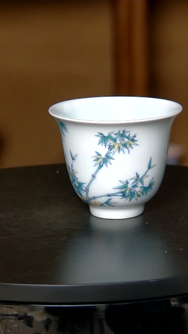 景德镇翠竹斗彩闻香杯