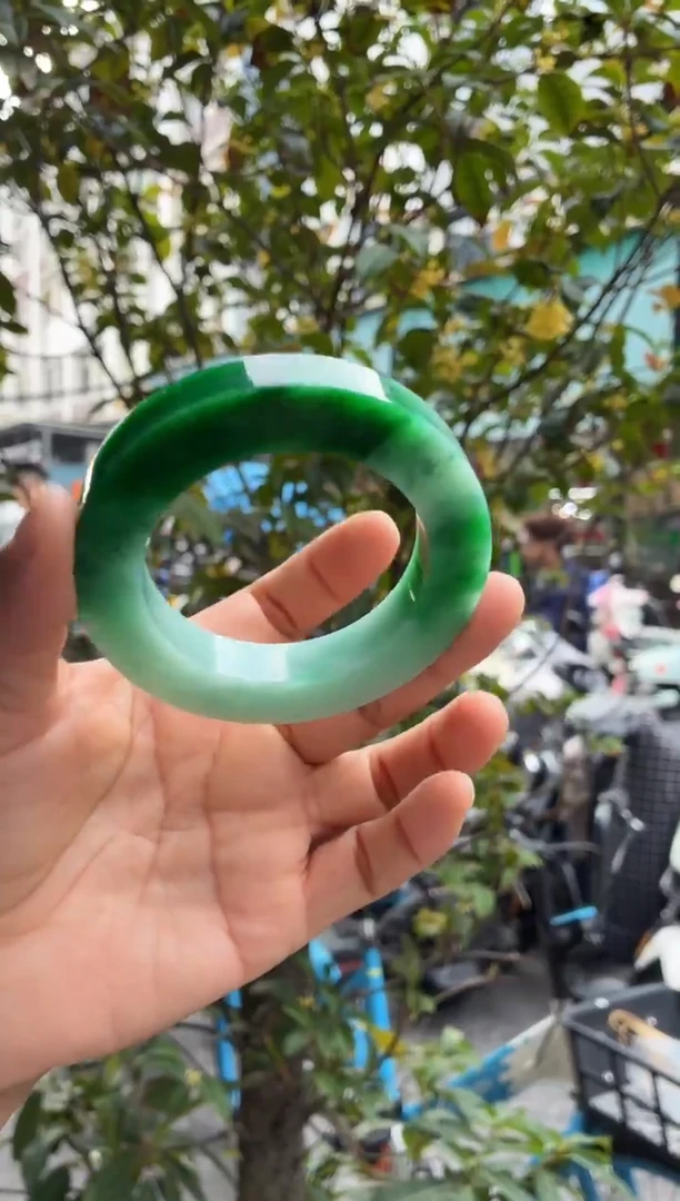 未镶嵌手镯定制定制翡翠参考价小六一开