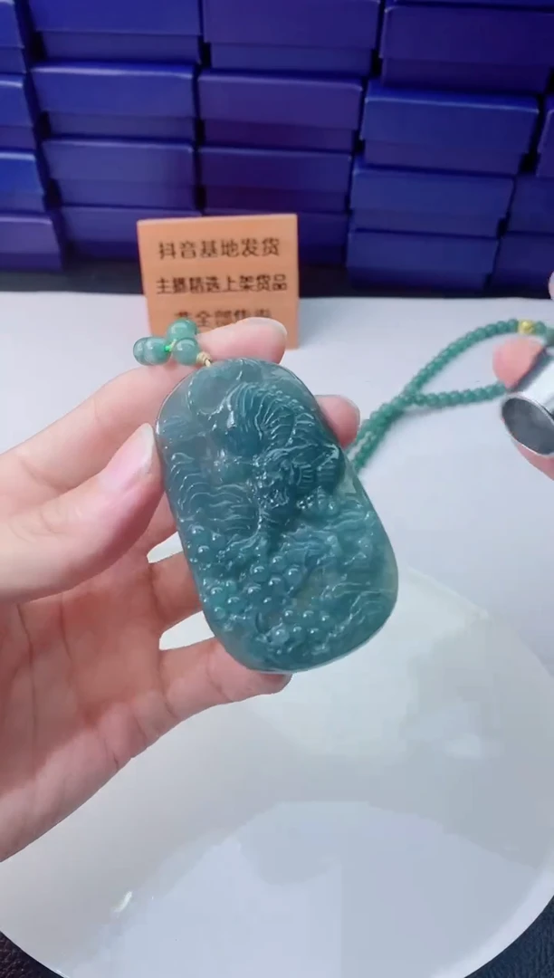 翡翠未镶嵌颈饰1111111111