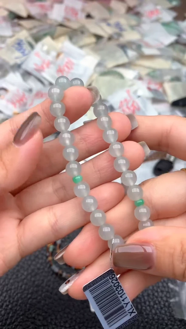 未镶嵌挂件翡翠—