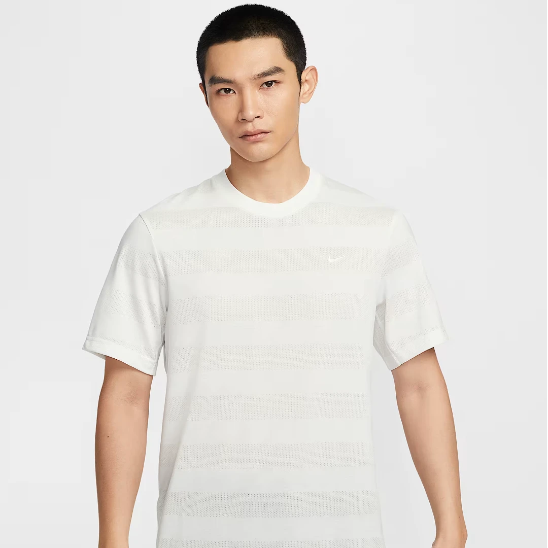 NIKE 耐克Dri-FIT 男子速干短袖训练上衣 HJ3152-133