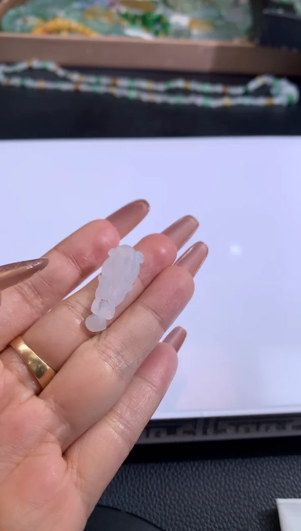 【闪购商品】定制翡翠未镶嵌翡翠