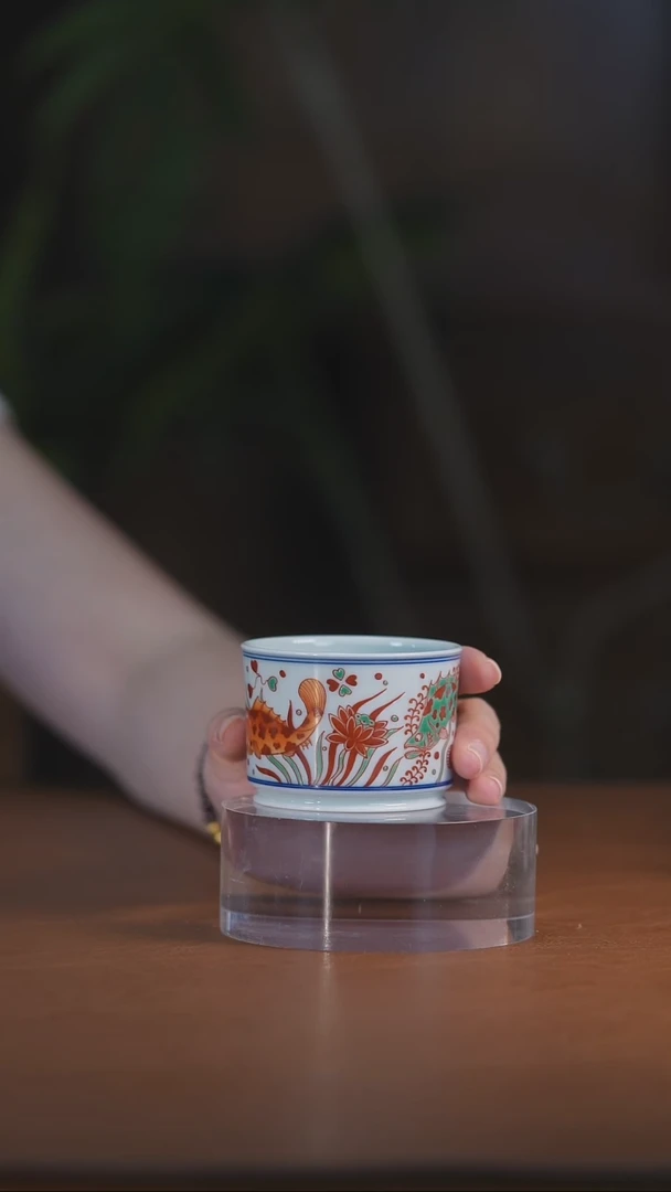 红绿彩鱼藻容天杯