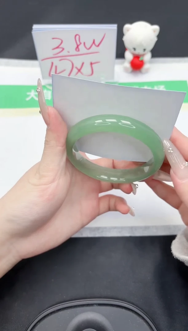 【闪购商品】石英质玉手镯未镶嵌135-60