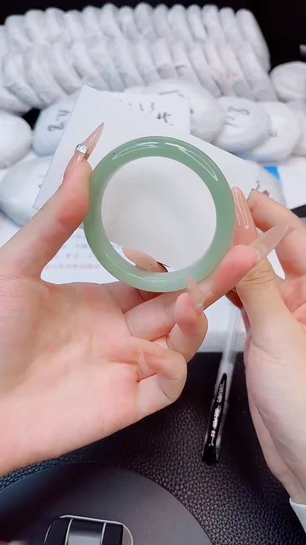 未镶嵌手镯石英质玉49-50.4