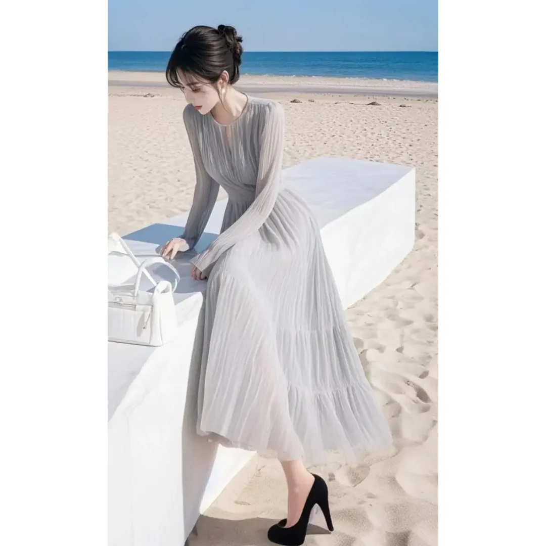 2025春装新款法式高级感气质大方得体海边度假浅灰色雪纺连衣裙子