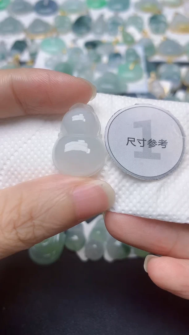 翡翠未镶嵌颈饰天然缅甸A货翡翠