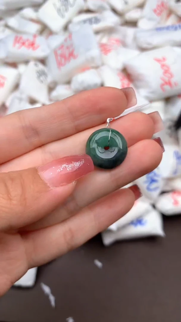 【闪购商品】翡翠挂件未镶嵌一