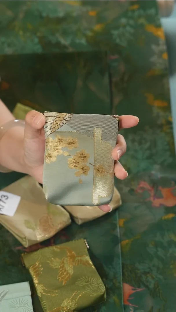 福利小鱼包.........