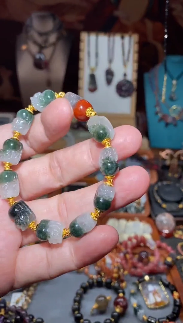 【闪购商品】水晶手串未镶嵌貔貅阵绿幽灵+红极光貔貅