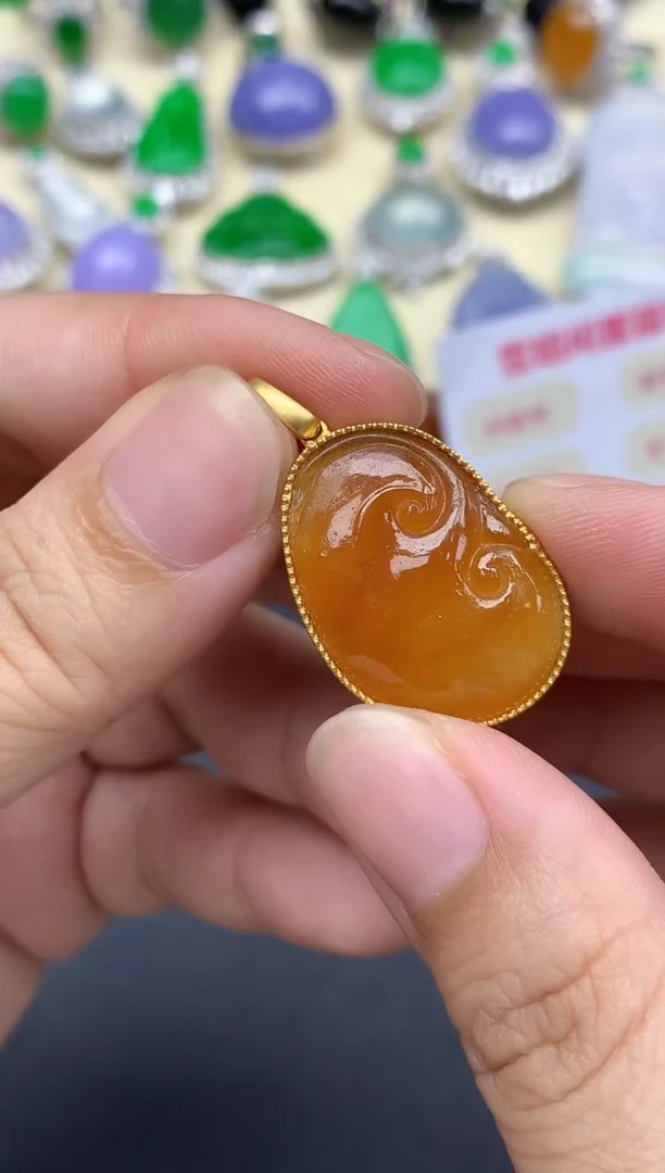 颈饰18K金镶嵌翡翠217-中国好珍宝