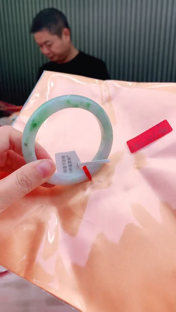 未镶嵌手镯翡翠56+