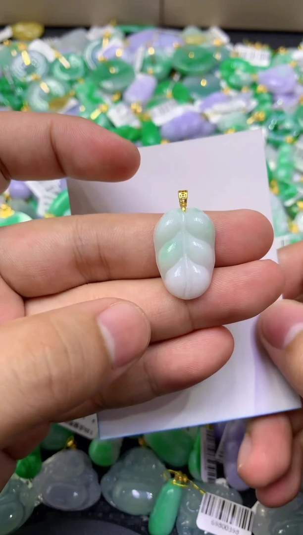 颈饰未镶嵌翡翠天然缅甸翡翠A货