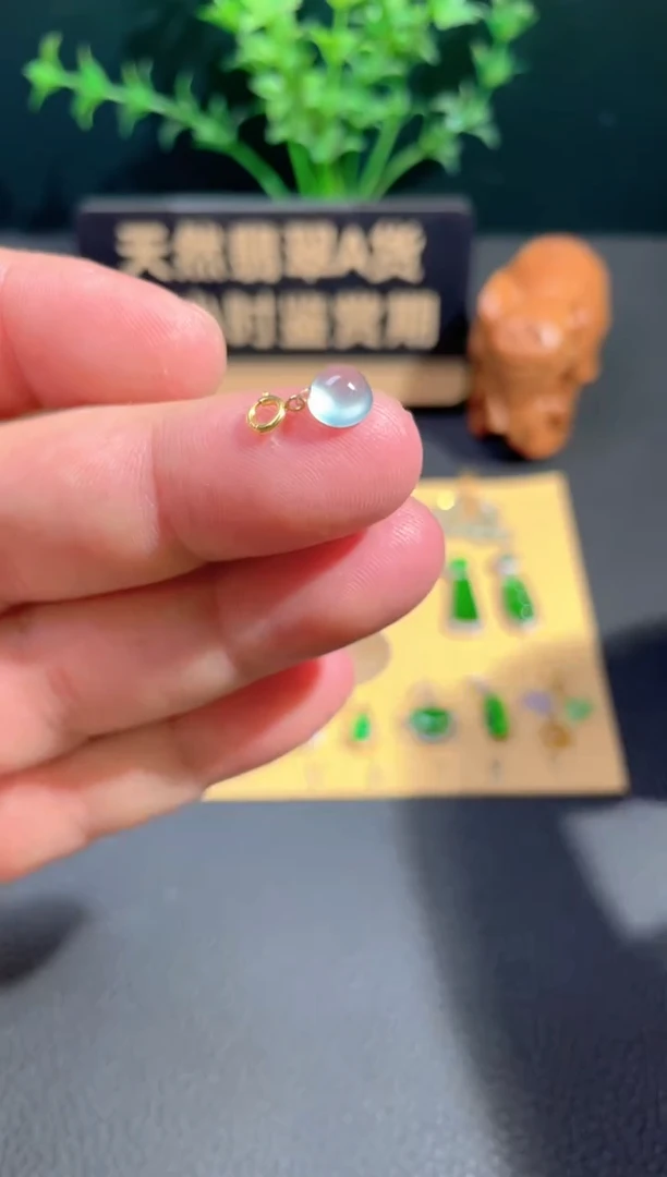 颈饰18K金镶嵌翡翠翡翠