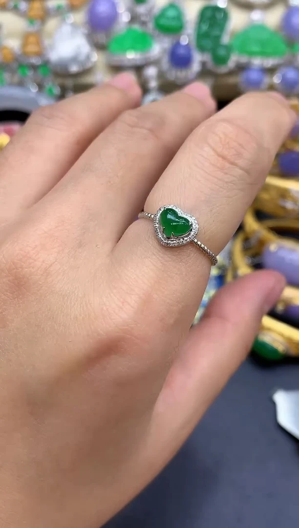 18K金镶嵌戒指翡翠251-中国好珍宝