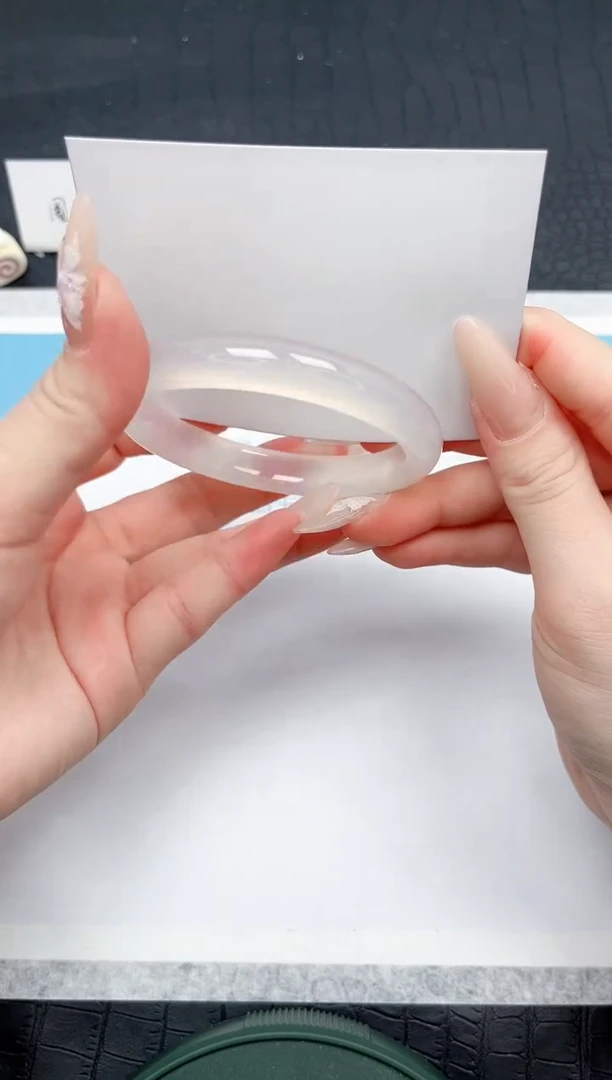 【闪购商品】石英质玉手镯未镶嵌68-56.5