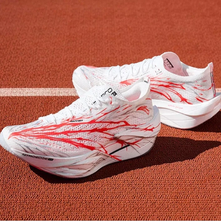 ANTA/安踏C202 6Pro 心跳竞速马拉松碳板耐磨防滑透气舒适跑步鞋