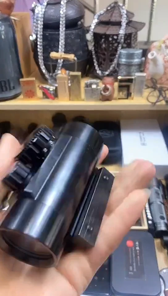 瓷片闪购商品  如图所示