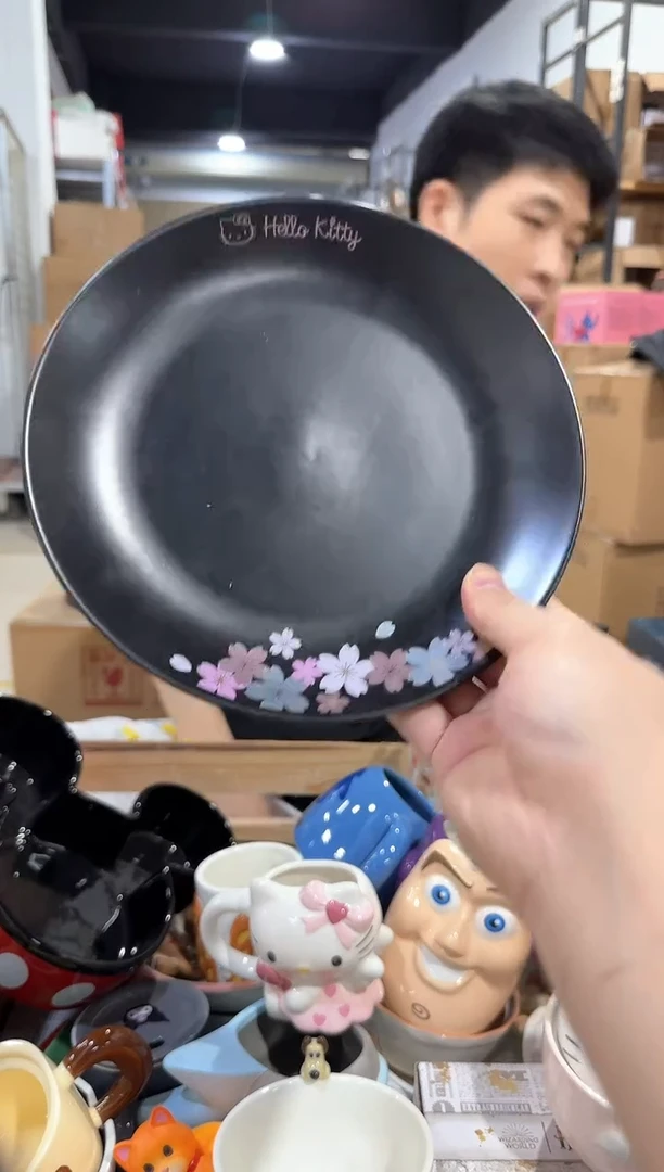 瓷片黑色kt猫樱花盘