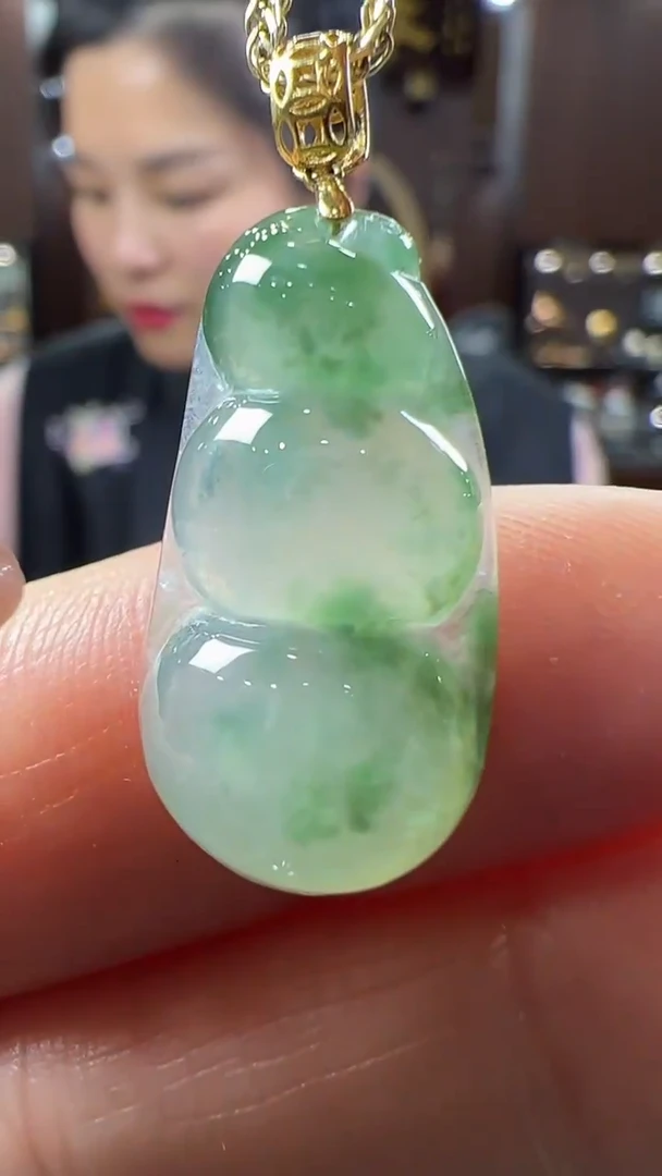 【闪购商品】翡翠挂件18K金镶嵌豆子 不含链