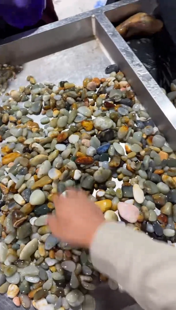 未镶嵌戒指和田玉（糖玉）和田玉