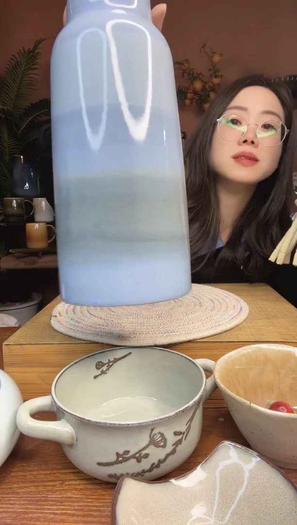 陶瓷27厘米高度花瓶 微瑕疵