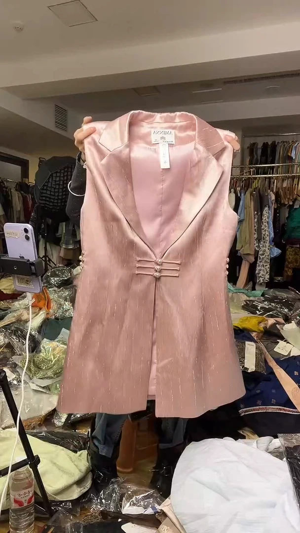 马甲       M码       80-110斤