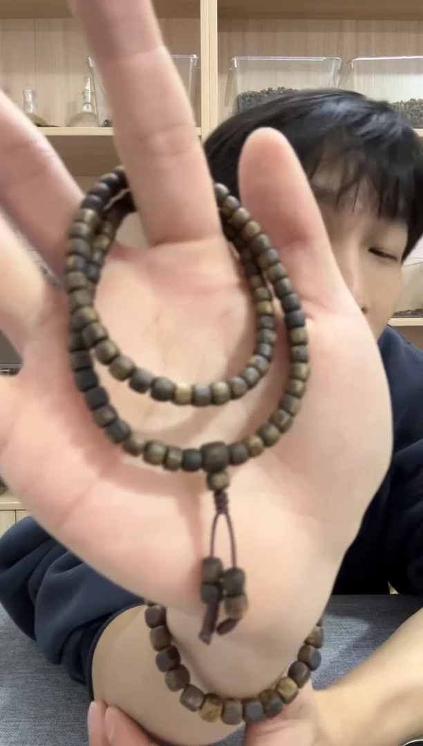 【闪购商品】沉香手串05沉水鼓珠双圈8克+ 多样性发其一