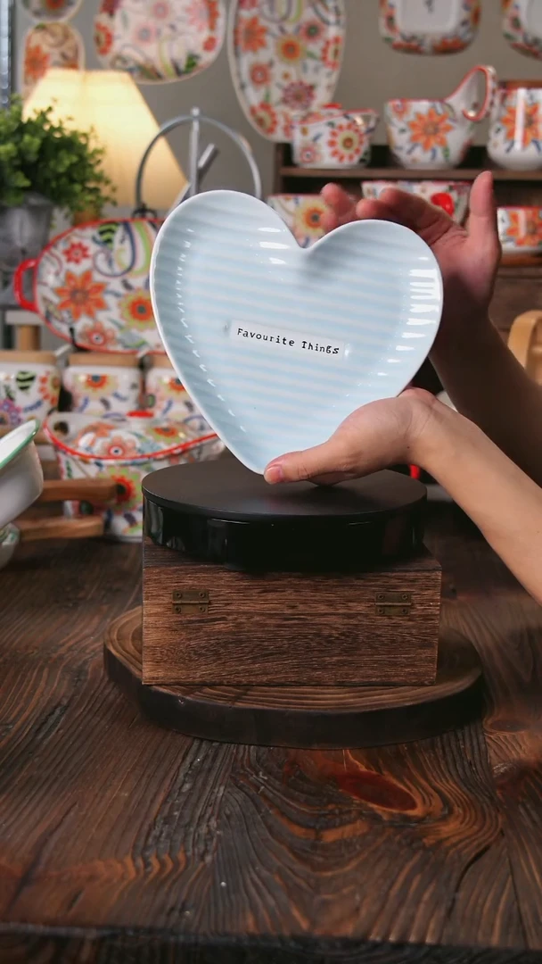 碗景德镇北欧风甜蜜爱心盘 创意心形英文陶瓷餐盘点心盘子西餐盘