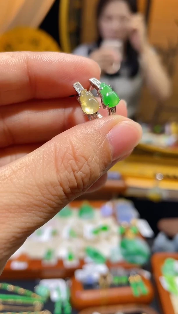 颈饰未镶嵌翡翠假一赔三
