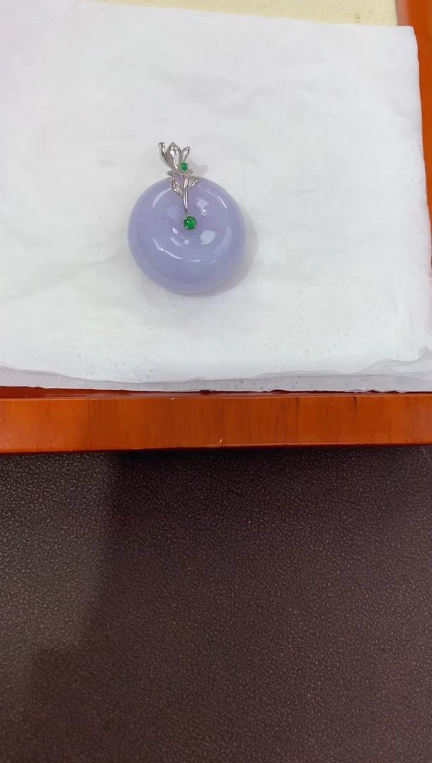 翡翠18K金镶嵌颈饰天然缅甸a货翡翠