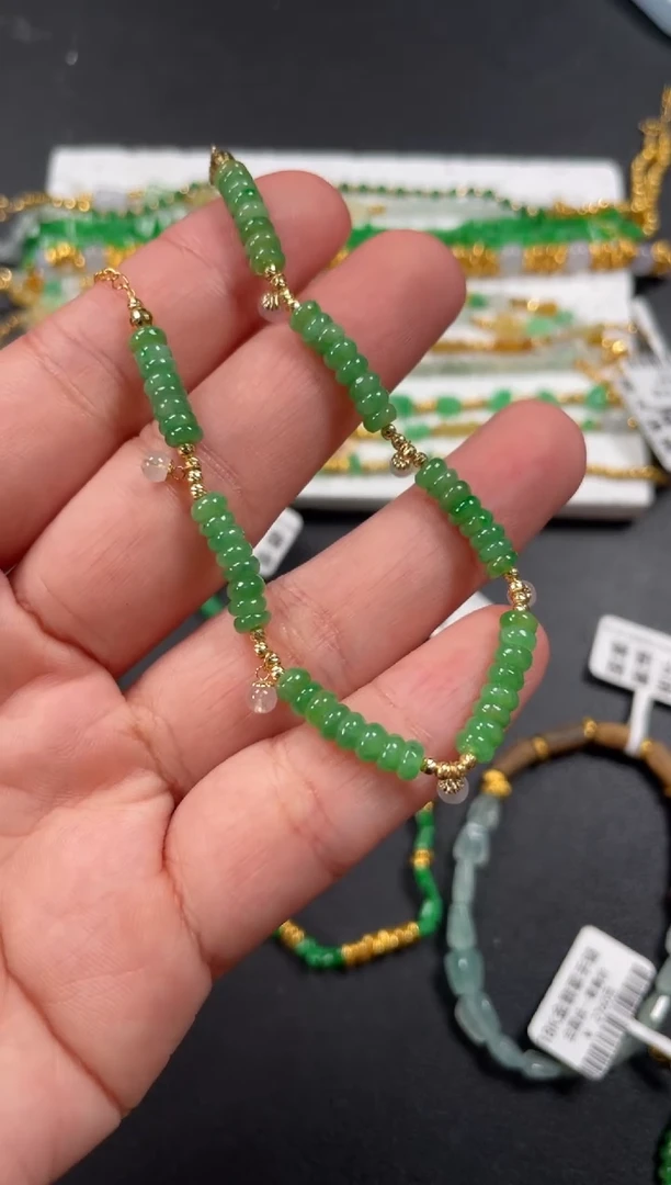 套链18K金镶嵌翡翠一条   P126